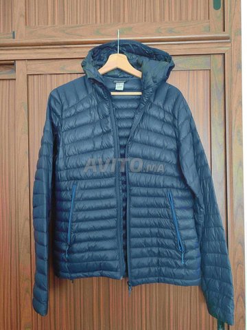 Doudoune Forclaz Decathlon taille M Vetements a Temara Avito.ma