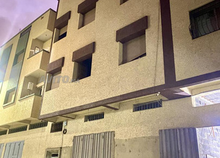 منزل نصف مكتمل فقط من الخارج 90 متر محفض