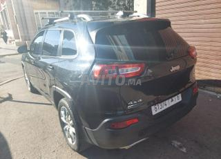 جيب شيروكي ديزل أوتوماتيك 2015 في الدار البيضاء