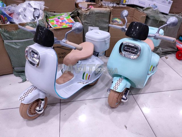 🛵 Motor Vespa 