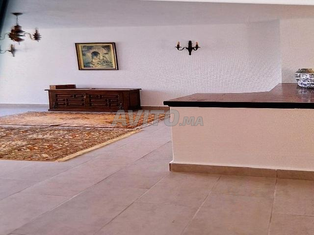 Somptueuse villa 230 m² à vendre à Dar Bouazza