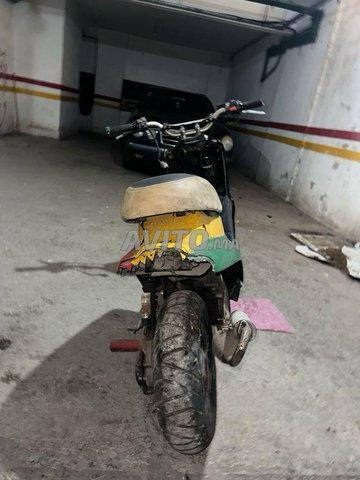 Mbk biwis 70 cc à vendre cylindre endommagé 