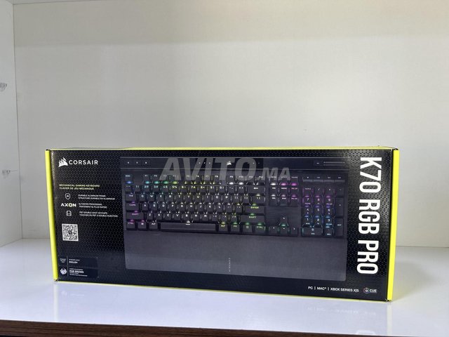 CORSAIR K70 RGB PRO QWERTY CHERRY MX KEYSWITCH 