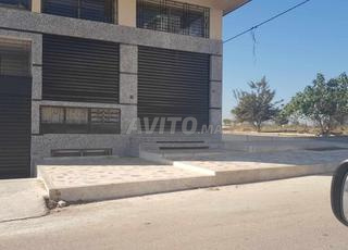 بقعة للاستثمار شوكة و3 طوابق ومكازات ولاكاف