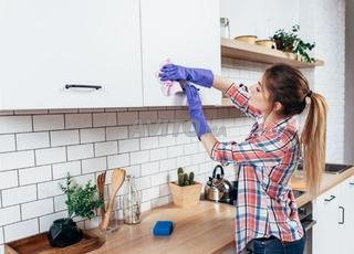 نساء محترفات متعددات المهام