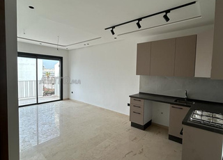 Studio neuf vide à louer ac terrasse à Anoual 