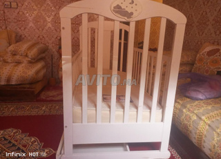 سرير الاطفال جيد و جديد