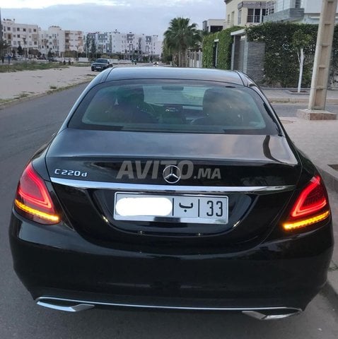Mercedes-Benz 220 Diesel Automatique 2018 à Agadir