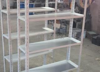 أرفف معدنية