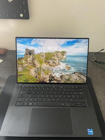 Dell Xps écran tactile Oled 32 RAM 1 téra 