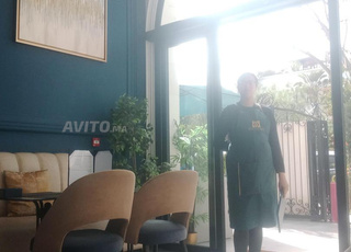 Serveuse polyvalente