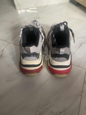 Balenciaga triple S Chaussures a Casablanca Avito.ma