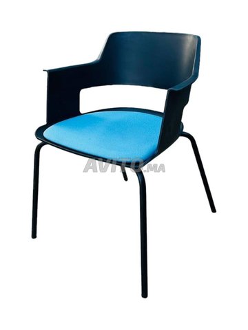 Chaise Cappa avec 4 pieds en métal tissu bleu