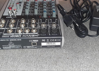 Table de mixage BEHRINGER Q802USB