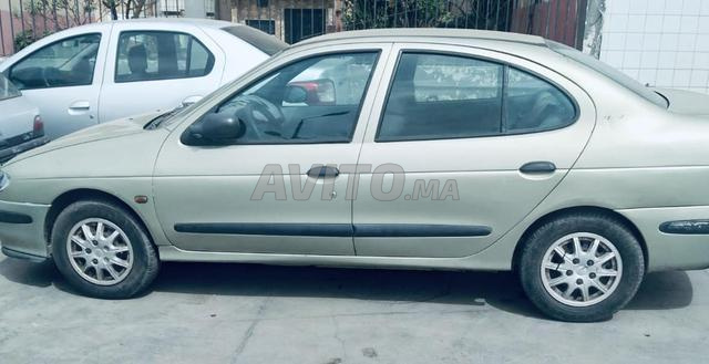 Renault Laguna Coupé Diesel Manuelle 2017 - 2