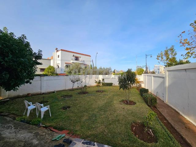 À Vendre Villa d’Angle Spacieuse à Hamria, Meknès - 2