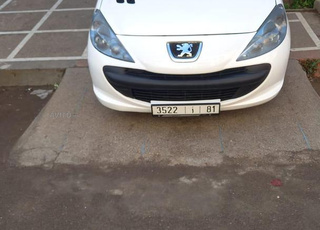 Peugeot 206 plus Essence Manuelle 2013 à Berrechid