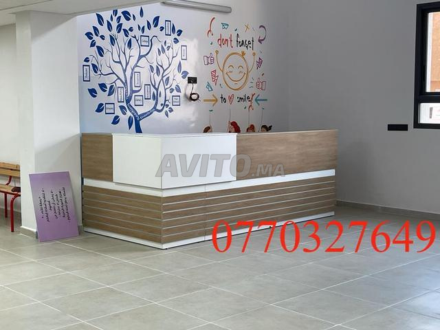 Comptoir,accueil parfait, à votre service Gu8e8K9u