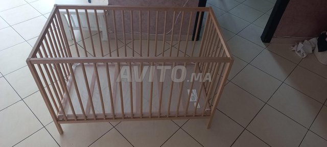 lit bébé en bois