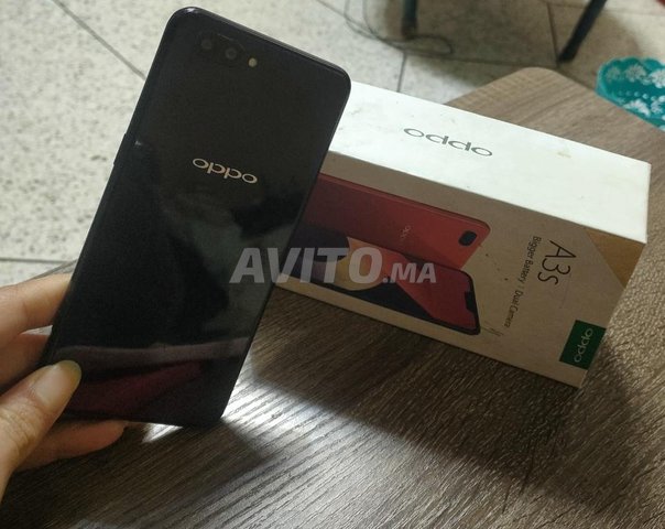 Oppo a3s 32gega 3ram avec pochette et chargeur Smartphone et Telephone a Fes Avito.ma