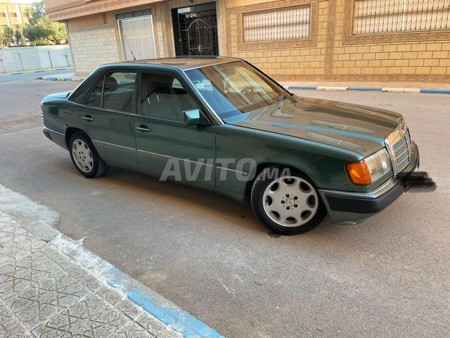 Mercedes-Benz 250 occasion Diesel Modèle 1991