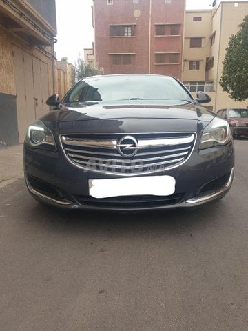Voiture Opel Insignia 2015 à Casablanca  Diesel  - 8 chevaux