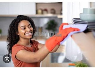 عاملات نظافة أفريقيات سنغاليات إيفواريات