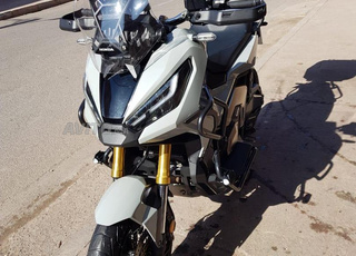 X adv 750 gris nardo