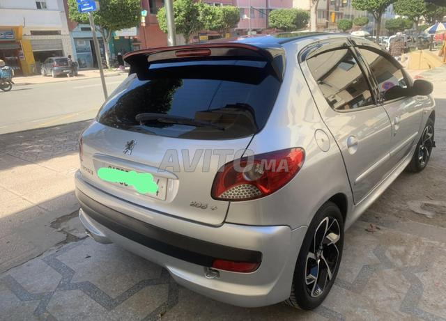 Peugeot 206 Essence Manuelle 2013 à Kénitra - 2