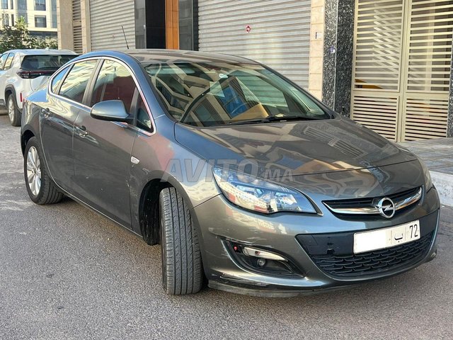 Voiture Opel Astra 2019 à Casablanca  Diesel  - 6 chevaux