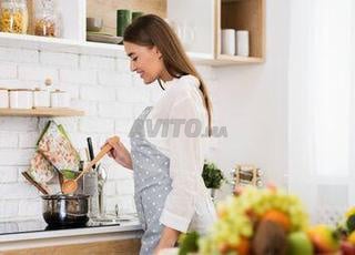 امرأة متعددة المهام مغربية وأفريقية