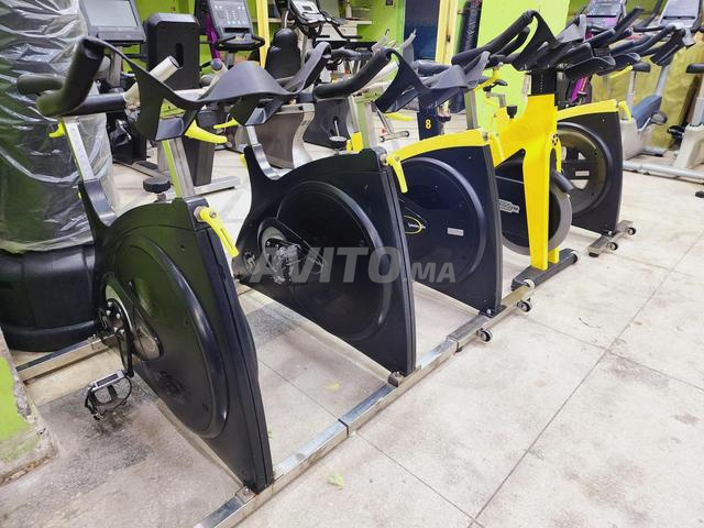 Velo spinnig bike neuf DHZ 