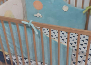 سرير اطفال في حالة جيدة