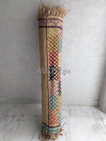 Tapis berbère en rotin très décoratif