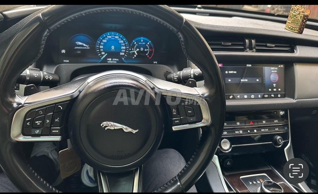 Jaguar XF occasion Diesel Modèle 2019