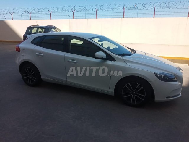 Volvo V40 occasion Diesel Modèle 2017