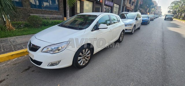 Opel Astra occasion Diesel Modèle 2011