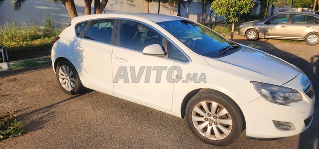 Opel Astra occasion Diesel Modèle 2011