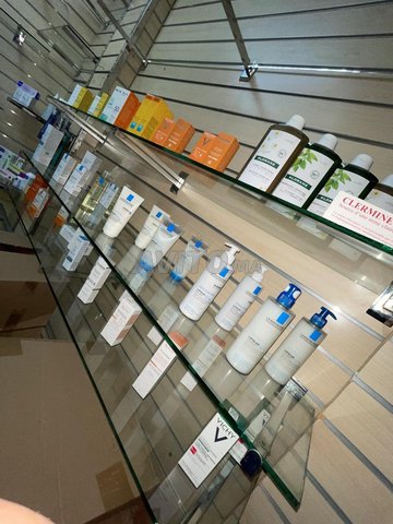 Liquidation de produits cosmétiques/parapharmacie