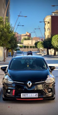Voiture Renault Clio 2018 à Oujda  Diesel  - 6 chevaux