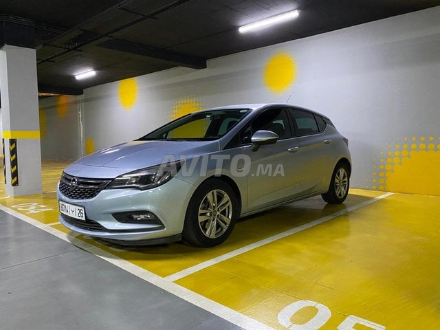 Voiture Opel Astra 2019 à Marrakech  Diesel  - 6 chevaux