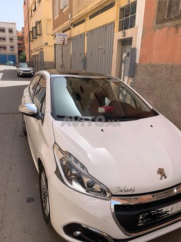Voiture Peugeot 208 2018 à Agadir  Diesel  - 6 chevaux