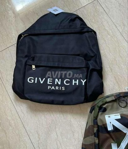 Cartable Givenchy Dispo GVC78