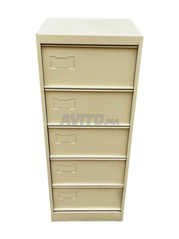 خزانة ذات أبواب 5 خانات باللون البيج مانودوم