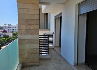 Beaux studios neufs de bon standing