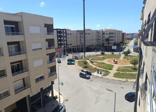 منزل جميل للبيع وموقع جيد...