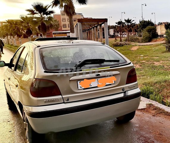 Renault Megane occasion Diesel Modèle 2002