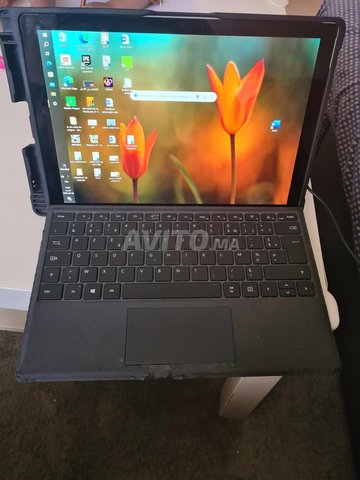 PC et tablette tactile surface pro en bon état