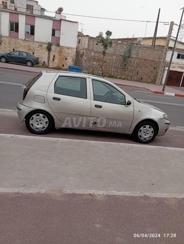 Fiat Punto occasion Essence Modèle 2010