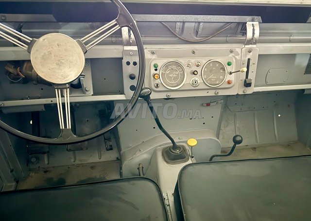Land Rover Defender occasion Diesel Modèle 1980